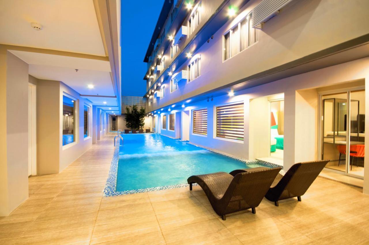Готель Boracay Uptown Balabag  Екстер'єр фото