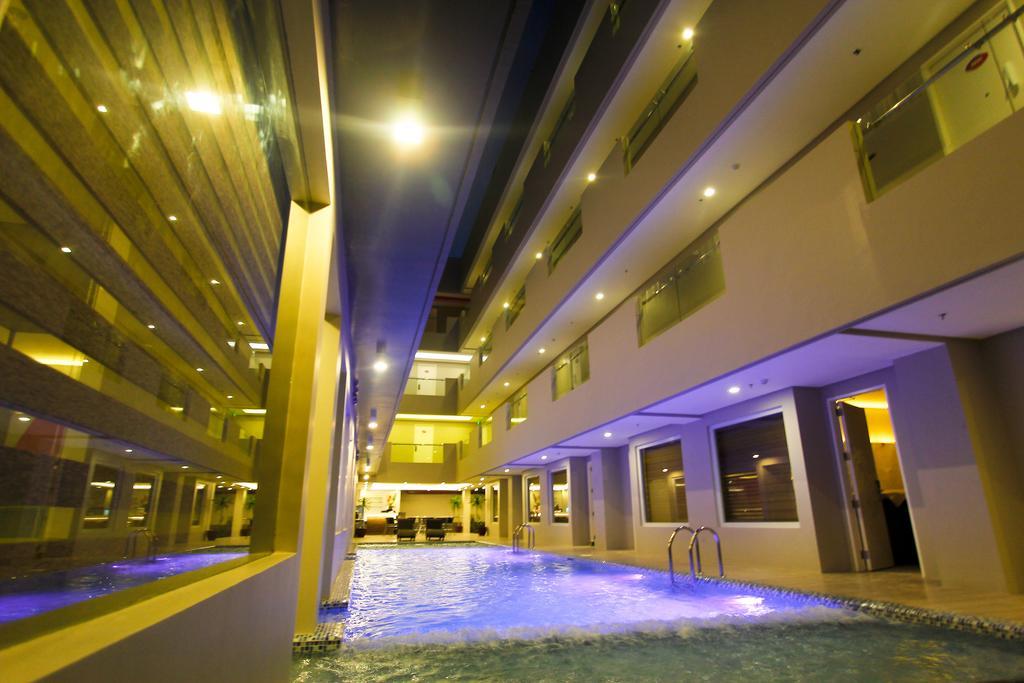 Готель Boracay Uptown Balabag  Екстер'єр фото