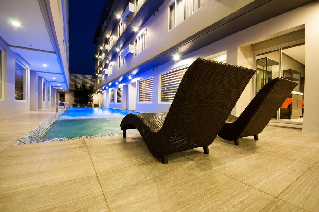 Готель Boracay Uptown Balabag  Екстер'єр фото